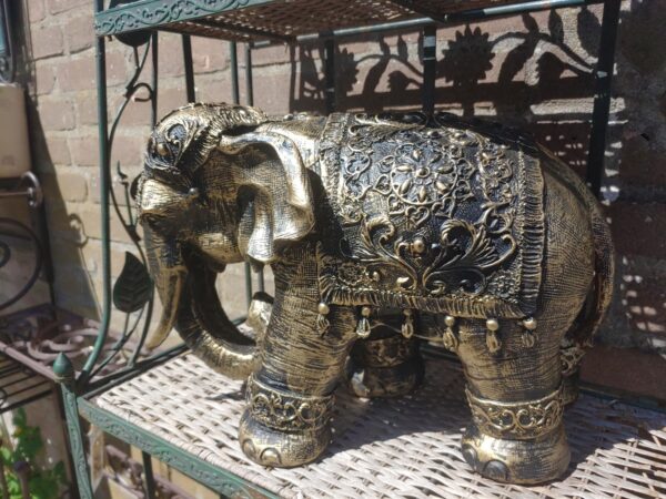 Olifant staand goud