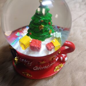 Sneeuwbol met kerstboom