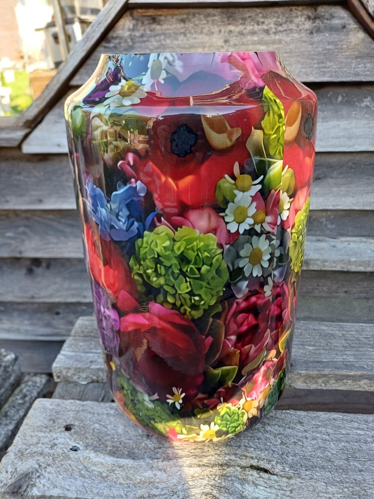 Bloemenvaas van metaal